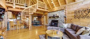 Panoramic Mountain Views & Decks: Franklin Cabin!