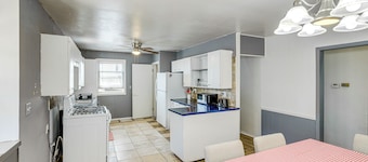 Quaint Family Retreat in Fairbury!