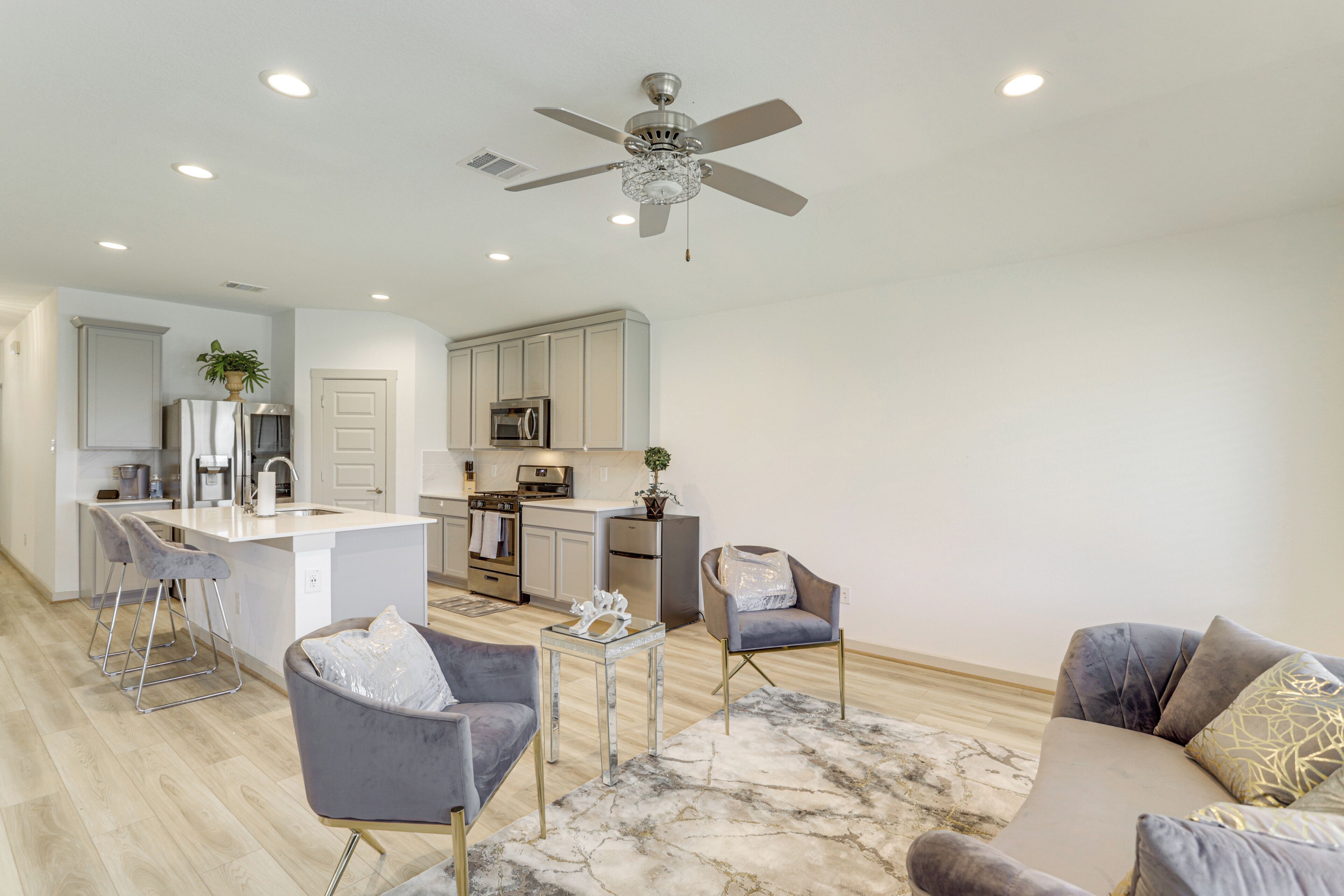 House (2 Bedrooms) | Interior