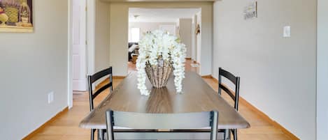 House (2 Bedrooms) | Interior