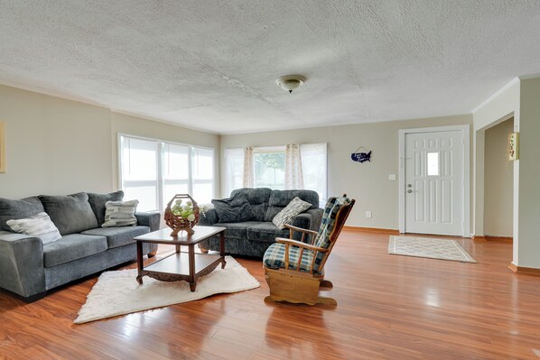 House (2 Bedrooms) | Interior