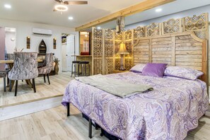 Apartment (0 Bedroom) | Interior - 7 Mi to Kitty Hawk Pier & Beach: Studio w/ Patio! (Harbinger)