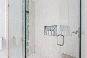House | 3 bedrooms, desk, Internet