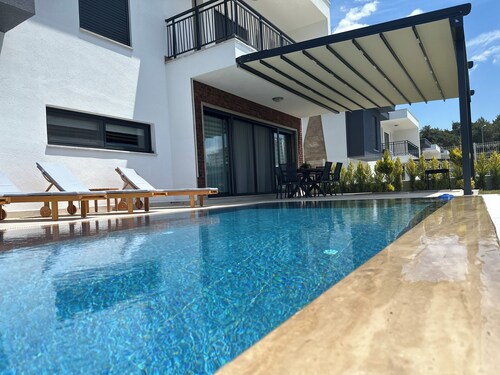 Charming villa with Private Pool & A/C in Kusadasi - 3 bedrooms available