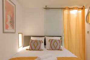 1 bedroom, iron/ironing board, Internet, bed sheets