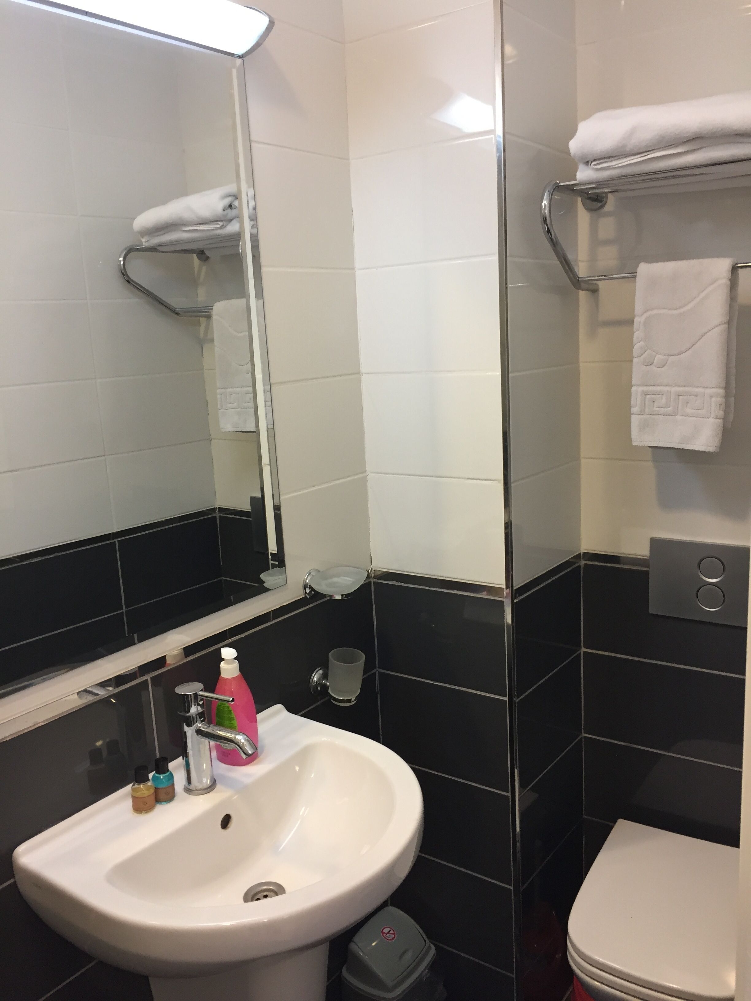 샤워 시설, 헤어드라이어, 타월, 비누