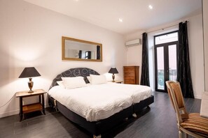 3 bedrooms, iron/ironing board, Internet, bed sheets