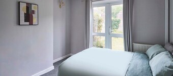 Host & Stay | Oldbury Road
