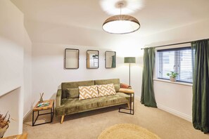 TV, offices - Host & Stay | The Warren (Stokesley)