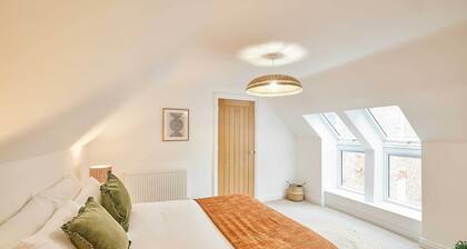 Host & Stay | The Warren