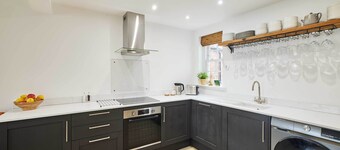 Host & Stay | The Warren