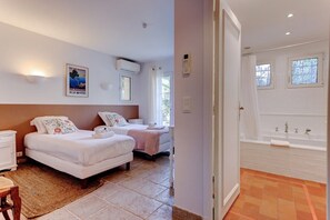 4 chambres, fer et planche à repasser, accès Internet, draps fournis