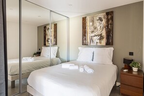 2 soverom, strykejern/-brett, internettilgang og sengetøy