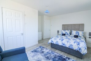 3 slaapkamers, individueel gedecoreerd, individueel gemeubileerd