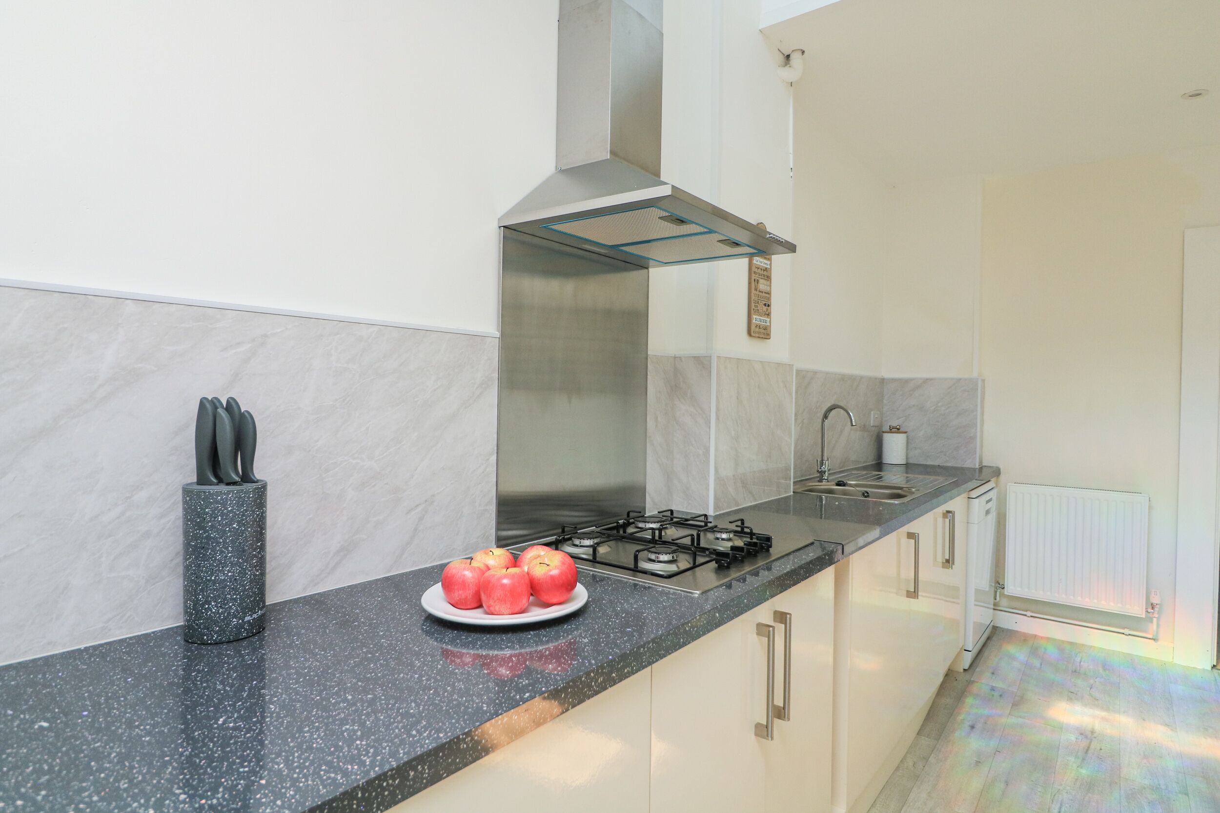 Cookware/dishes/utensils