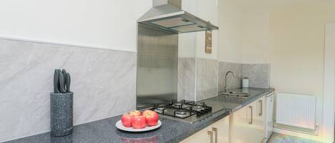 Cookware/dishes/utensils