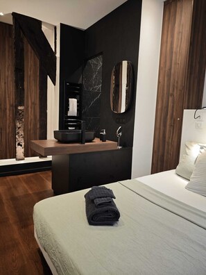 1 bedroom, iron/ironing board, Internet, bed sheets
