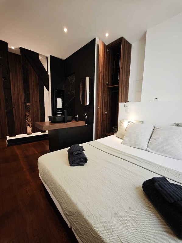 1 habitación, tabla de planchar con plancha y acceso a internet