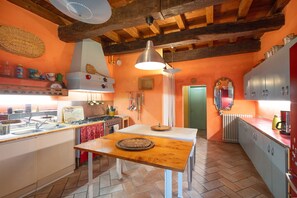 Réfrigérateur, micro-ondes, four, lave-vaisselle