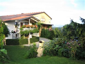 Exterior - Holiday Apartment '2, 55 sqm' with Mountain View, Wi-Fi and Air Conditioning (Freiburg im Breisgau)