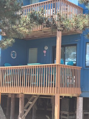 Exterior - 'Just Chillaxin'-2-bedroom condo in lovely Ocean Isle Beach, NC-oceanview & pool (Ocean Isle Beach)