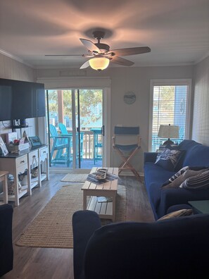 Smart TV - 'Just Chillaxin'-2-bedroom condo in lovely Ocean Isle Beach, NC-oceanview & pool (Ocean Isle Beach)