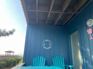Terrace/patio - 'Just Chillaxin'-2-bedroom condo in lovely Ocean Isle Beach, NC-oceanview & pool (Ocean Isle Beach)