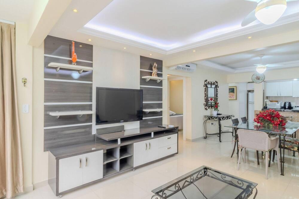 2BR Full apt Beachfront Ese0102