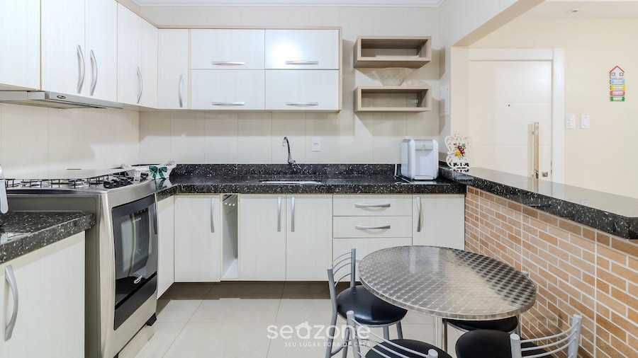 2BR Full apt Beachfront Ese0102