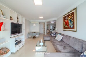 Appartement | Coin séjour | TV connectée de 32 pouces avec chaînes numériques