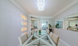 Basic Apartment | Dining - Apartment With Privileged sea View 4 Suite Etl2702 (Balneário Camboriú)