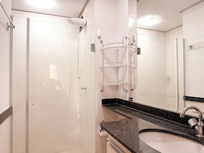 Standard Apartment | Bathroom