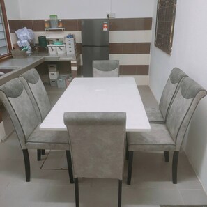 House, 3 Bedrooms, Accessible | Dining