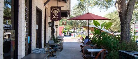 屋外ダイニングエリア