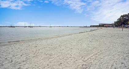 🌴Great Location☀Walk To Beach🐬Ledoux Carre' #1🐠Historic Charm! Pet Friendly