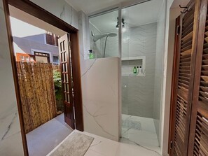 Appartement | Salle de bain | Articles de toilette gratuits