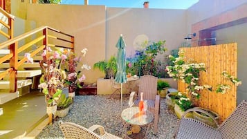 Basic Apartment | Terrace/patio