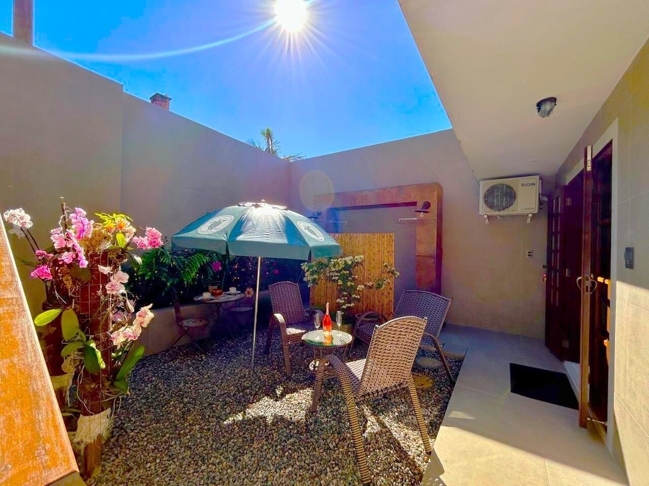 Basic Apartment | Outdoor dining