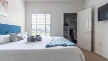 1 slaapkamer, een strijkplank/strijkijzer, wifi, beddengoed