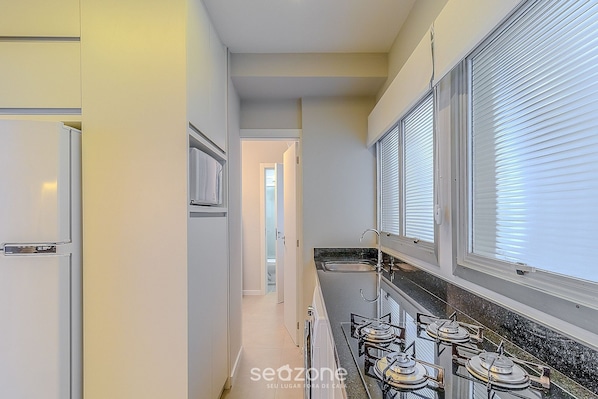 Basic Apartment | Private kitchen