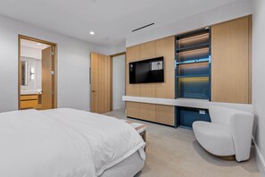 Tabla de planchar con plancha, wifi gratis y ropa de cama 