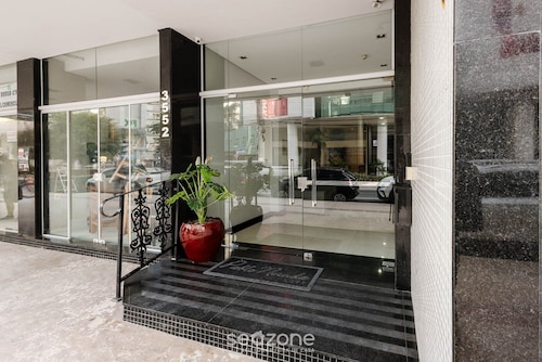 3BR Apt Near Beach & Attractions in BC Pna0402