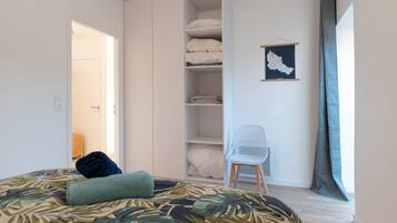 1 chambre, fer et planche Ă repasser, draps fournis