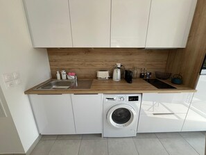 Frigorífic, forn, placa de cuina i rentaplats 