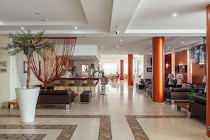 Coin salon dans le hall
