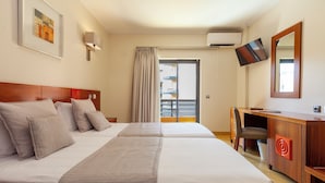 Single Room, Balcony (Individual)