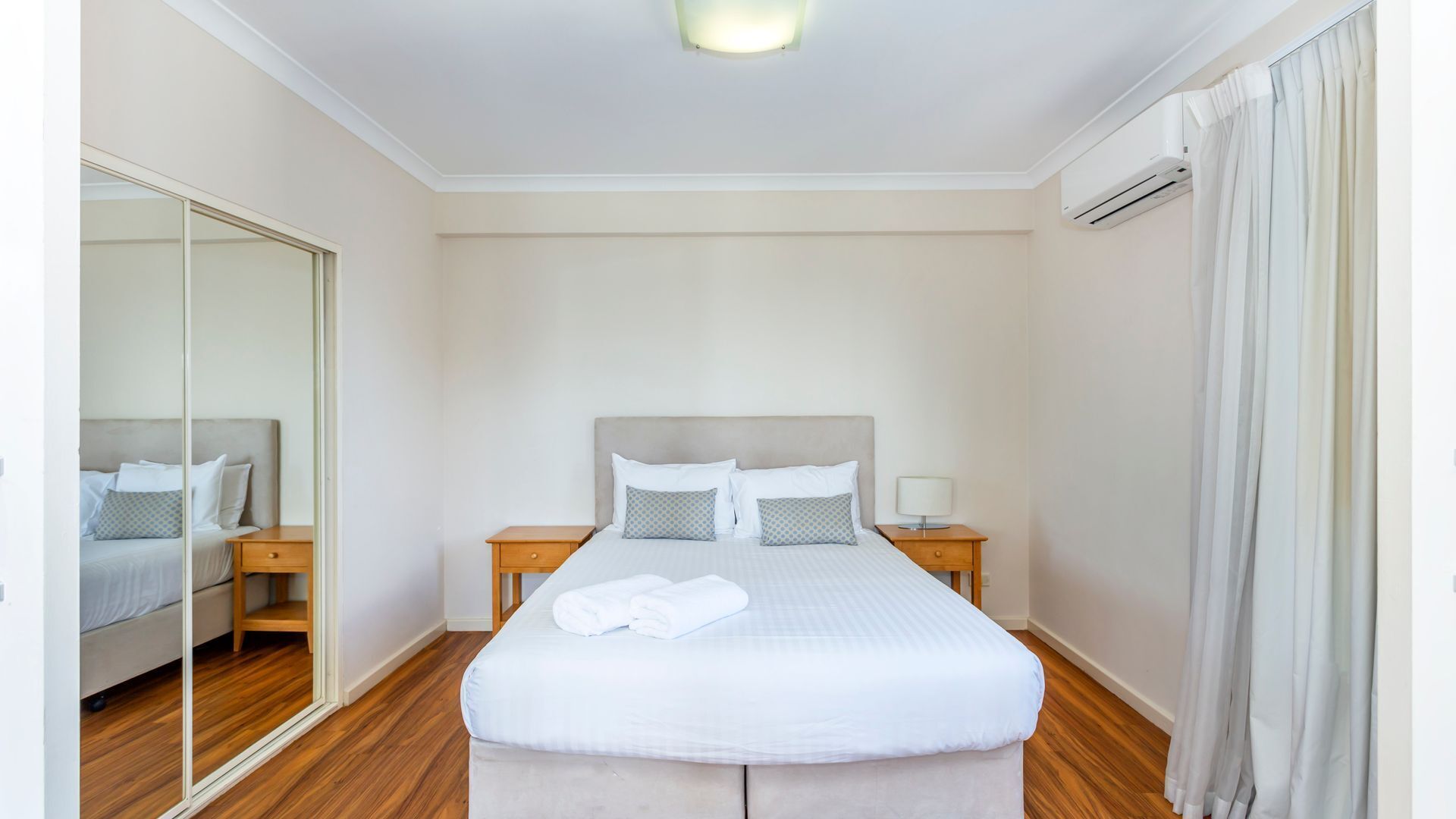 1 bedroom, desk, iron/ironing board, WiFi (free)