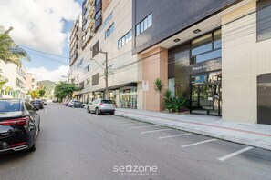 Basic Apartment | Exterior - 1BR Apt w/ Pool 650m From Beach Pdn0113 (Balneário Camboriú)