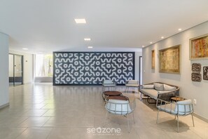 Basic Apartment | Lobby