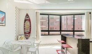 Interior - 1BR Apt w/ Pool 650m From Beach Pdn0113 (Balneário Camboriú)